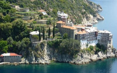Στο Άγιο Όρος με συνοδεία γλάρων