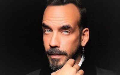 Η αυλαία ανοίγει με «Μεγαλώνω»