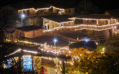 Φόρεσε τα μεσαιωνικά του Χριστούγεννα
