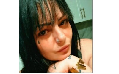 Η Annie με τα σπίρτα